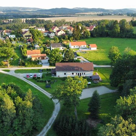 Penzion Na Podlesi Ve Zlate Korune Zlatá Koruna Buitenkant foto