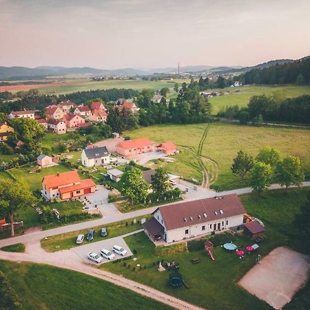 Penzion Na Podlesi Ve Zlate Korune Zlatá Koruna Buitenkant foto