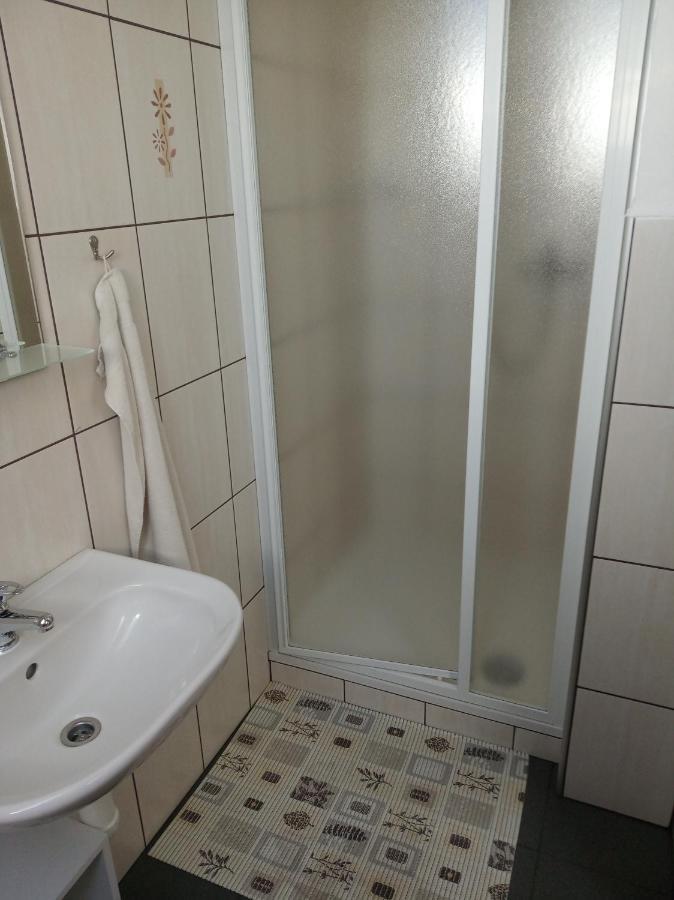 Penzion Na Podlesi Ve Zlate Korune Zlatá Koruna Buitenkant foto