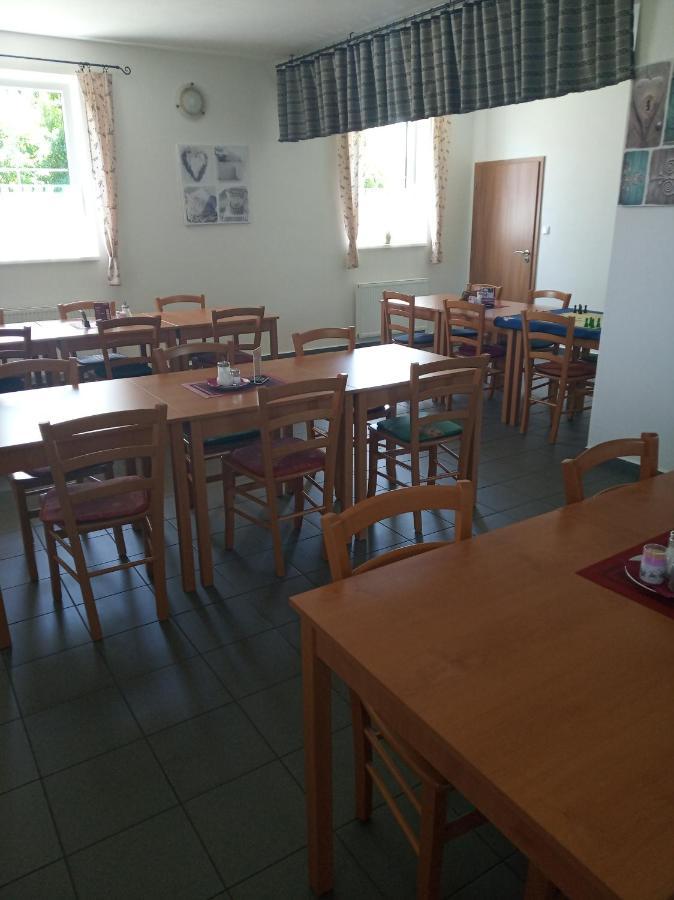 Penzion Na Podlesi Ve Zlate Korune Zlatá Koruna Buitenkant foto