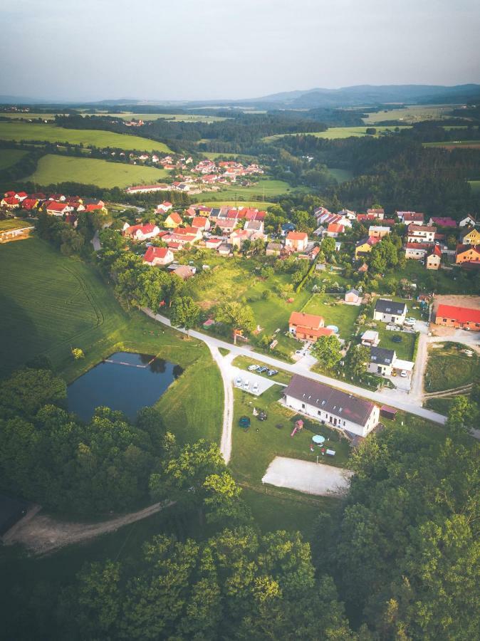 Penzion Na Podlesi Ve Zlate Korune Zlatá Koruna Buitenkant foto